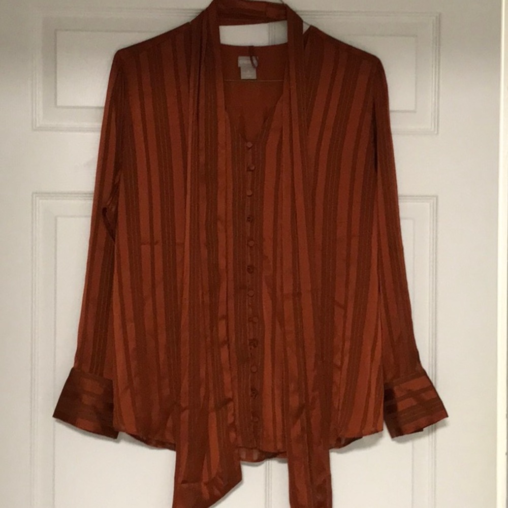 Chico's Terracotta Striped Blouse Approx 28” long Matching tie for bow